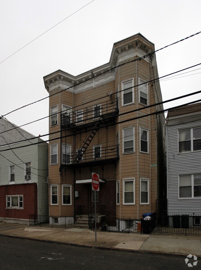 Building Photo - 77-79 Sherman Ave