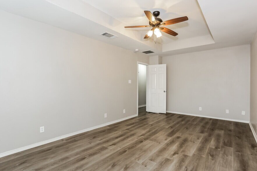 Building Photo - 3355 Brooke St