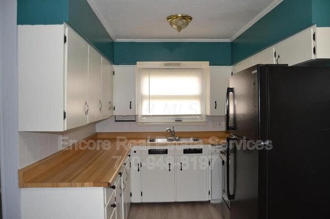 Building Photo - 450 Mt Vernon Rd