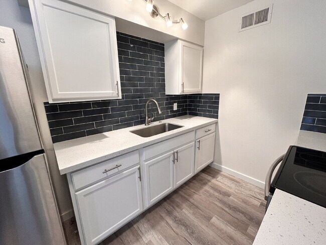 Building Photo - Coming Soon! One bedroom, one bathroom in ...