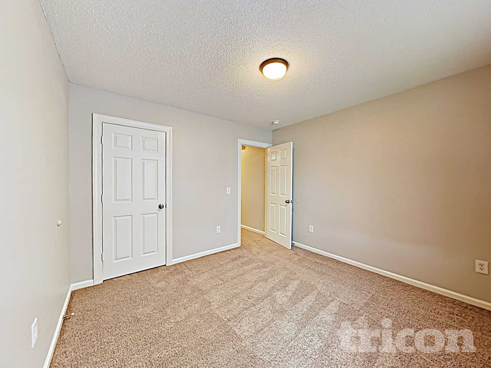 Building Photo - 923 Loch Lomond Cir