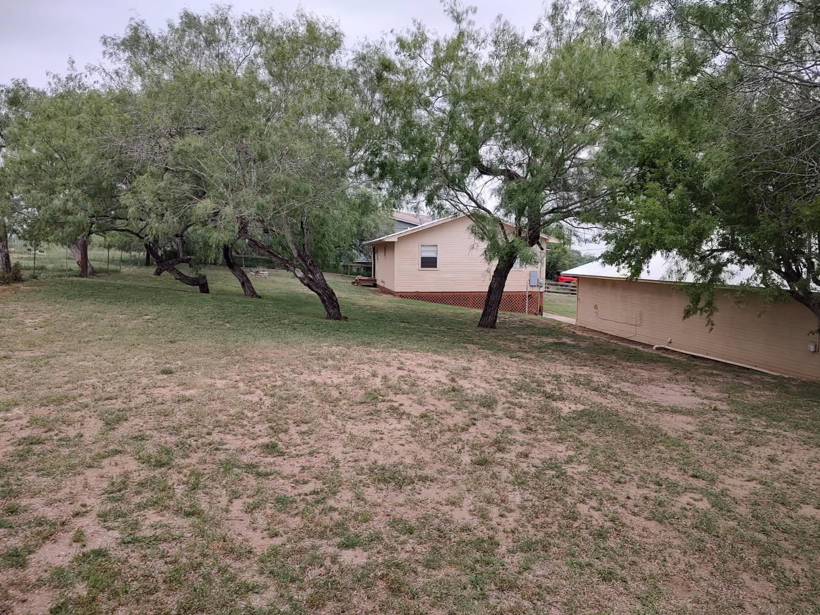 Building Photo - 403 S Vista Dr