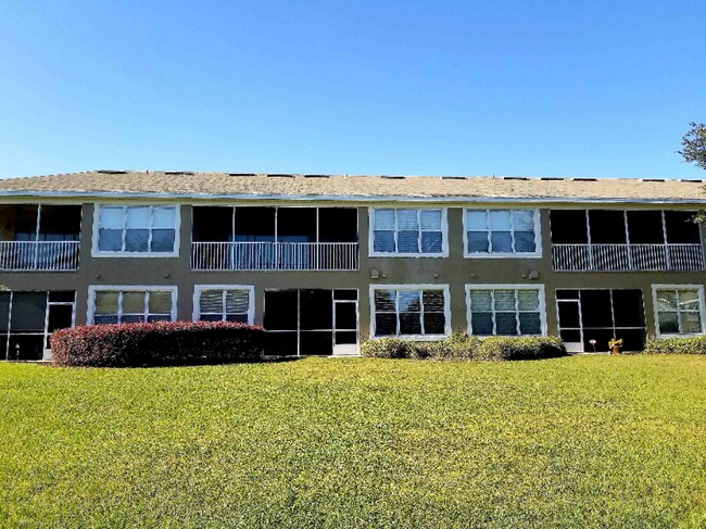 Building Photo - 4555 SW 52nd Cir