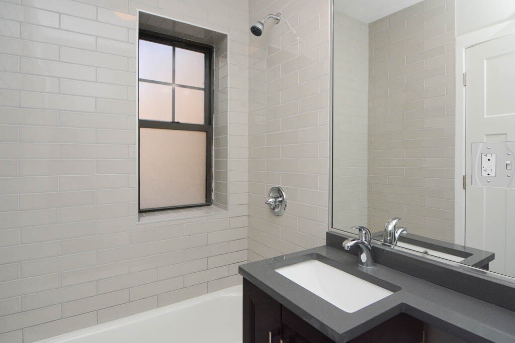 Building Photo - 432.5 W Belden Ave