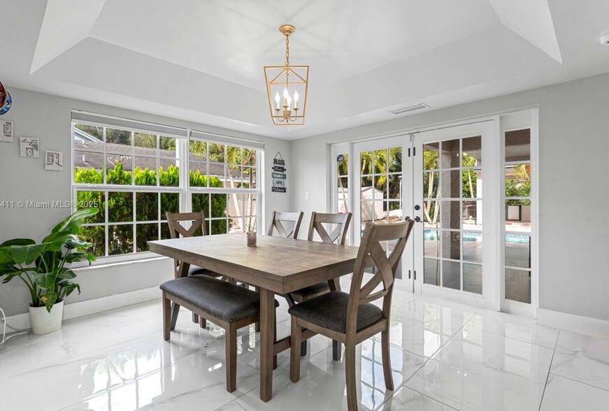 Building Photo - 8351 SW 39th Ct