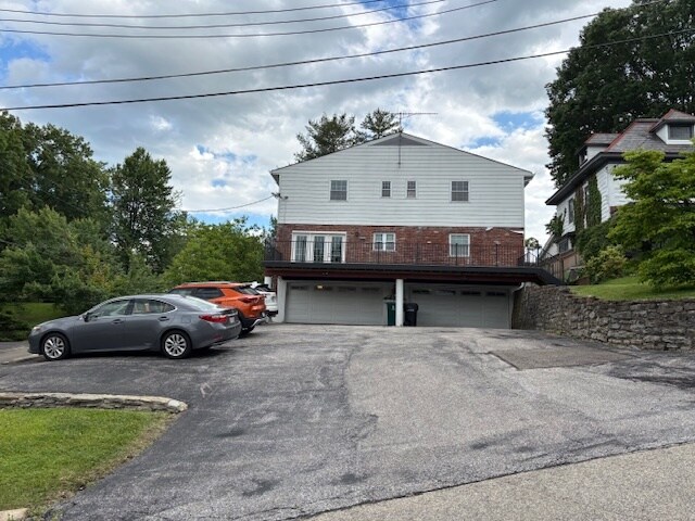 Building Photo - 681 Overland Ave