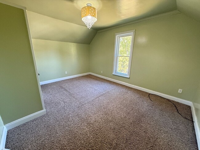 Building Photo - Spacious Two-Bedroom Home