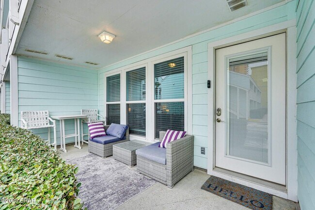 Building Photo - 17670 Front Beach Rd