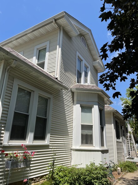 Building Photo - 407 Grace St