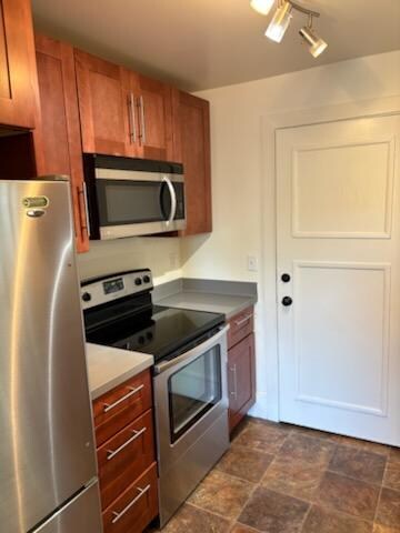 Building Photo - 916 10th Ave E