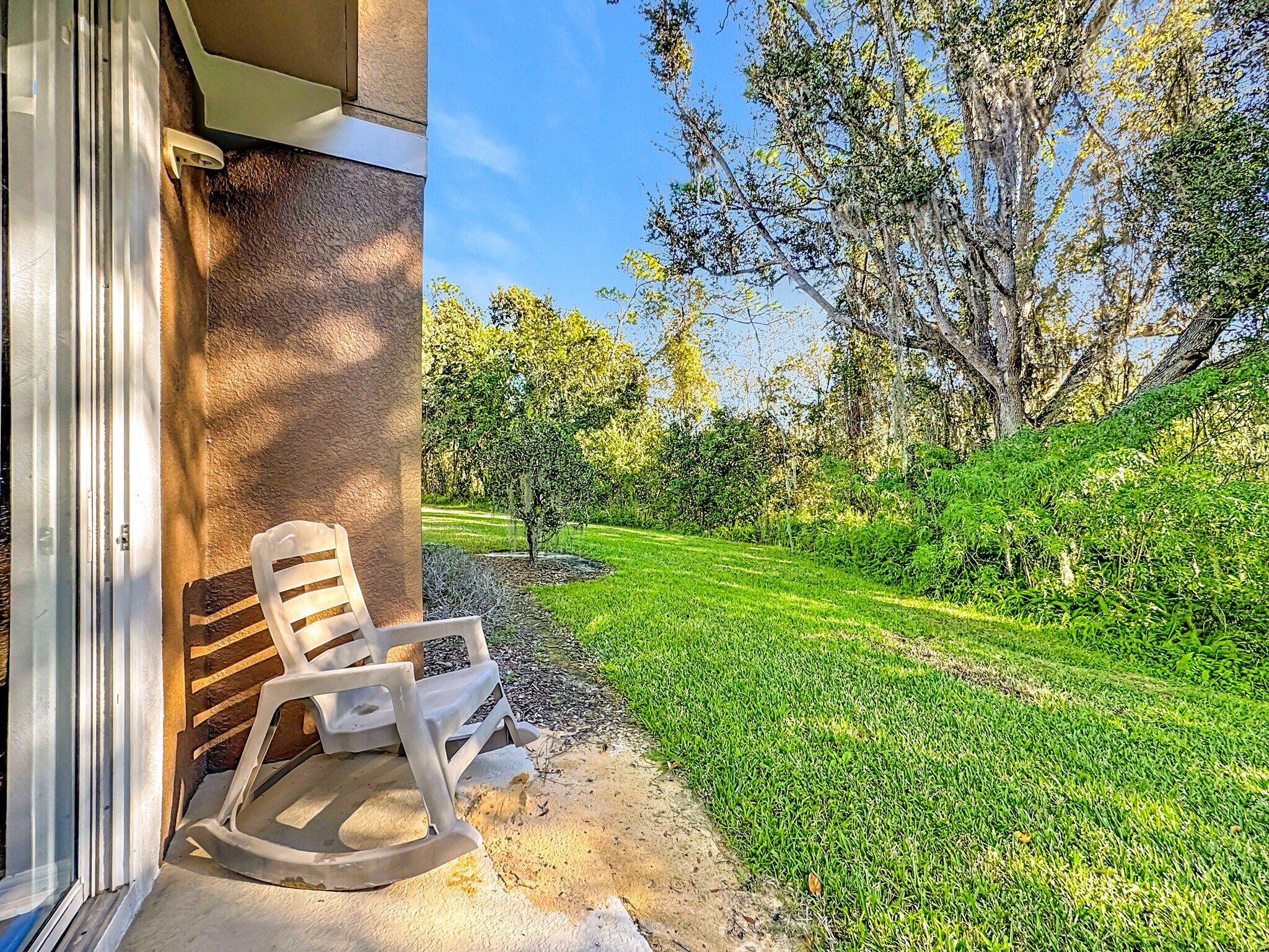 Building Photo - 1500 Broken Oaks Drive