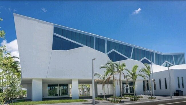 Building Photo - 259 S Cypress Rd