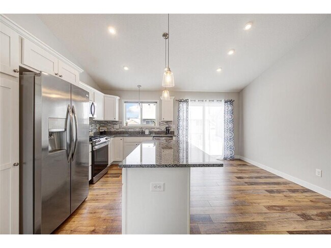 Building Photo - 1731 Riverside Dr