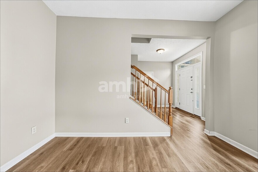 Building Photo - 111 Leather Leaf Ln