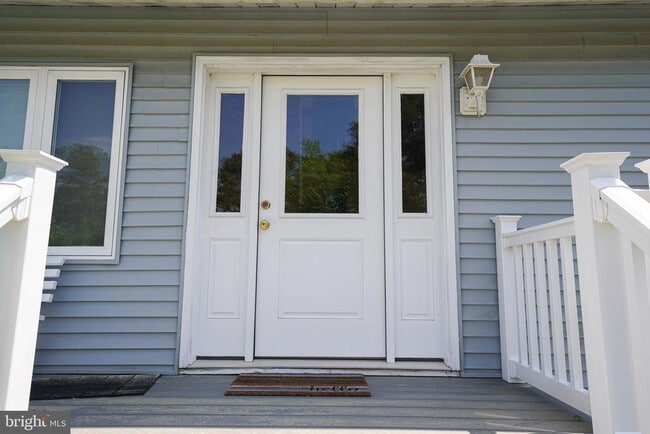 Building Photo - 39028 Bayview W