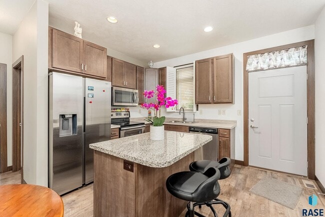 Building Photo - 226 E Residence Pl