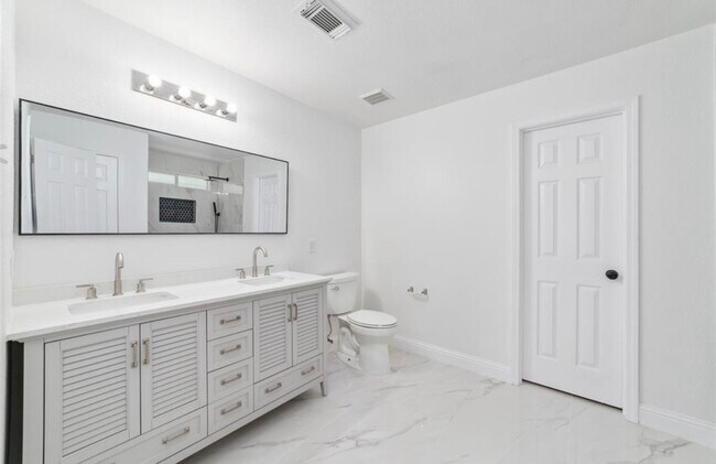 Building Photo - 13106 Crescent Manor Ln