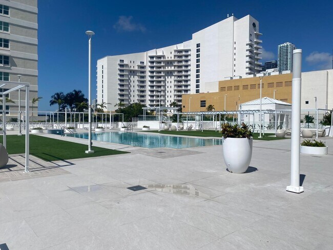 Building Photo - 770 Claughton Island Dr