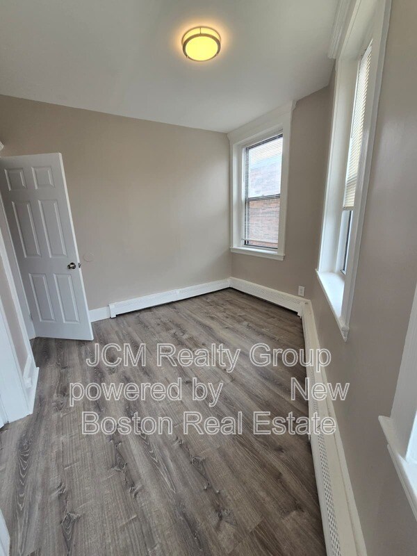 Building Photo - 116-124A Central Ave