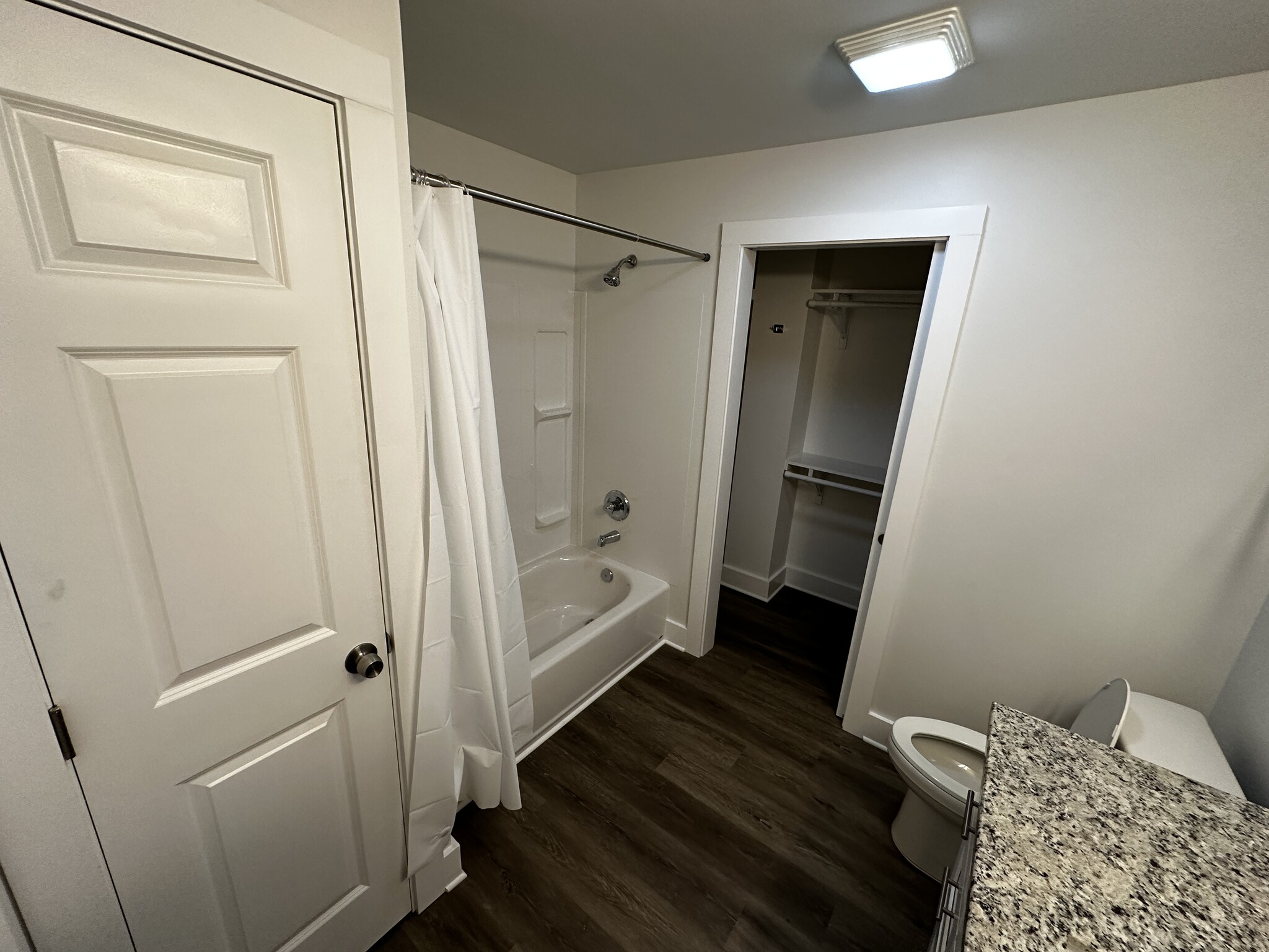 Primary Bathroom/walk in closet - 3300 Nashville Ave