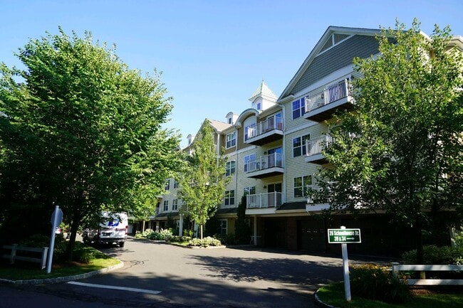 Primary Photo - Quaker Green Professional Condo