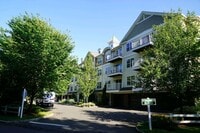 Building Photo - Quaker Green Professional Condo