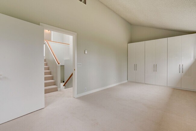 Building Photo - 3 Bedroom Condo on West Beach Bluffs **$500 off the first months rent**