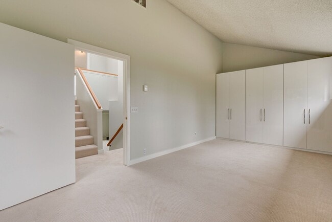 Building Photo - 3 Bedroom Condo on West Beach Bluffs