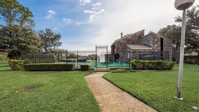 Building Photo - 4417 Westminster Dr