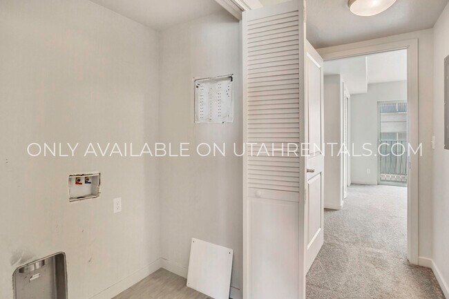 Building Photo - 1081 W 993 N