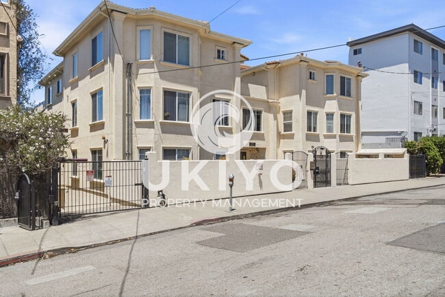 Building Photo - 2933 McClure St