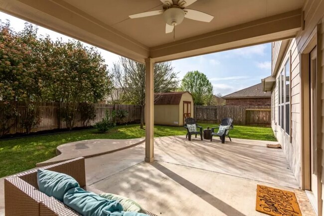 Building Photo - 3917 Links Ln