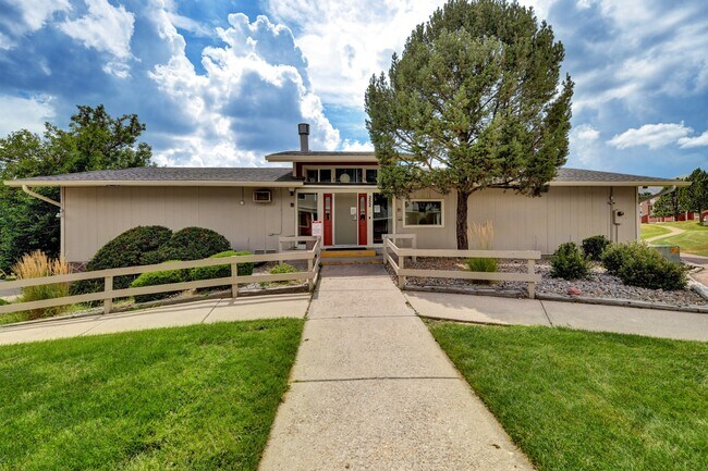 Building Photo - 266 W Rockrimmon Blvd