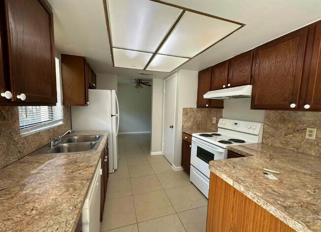 Building Photo - 951 Citrus Pl