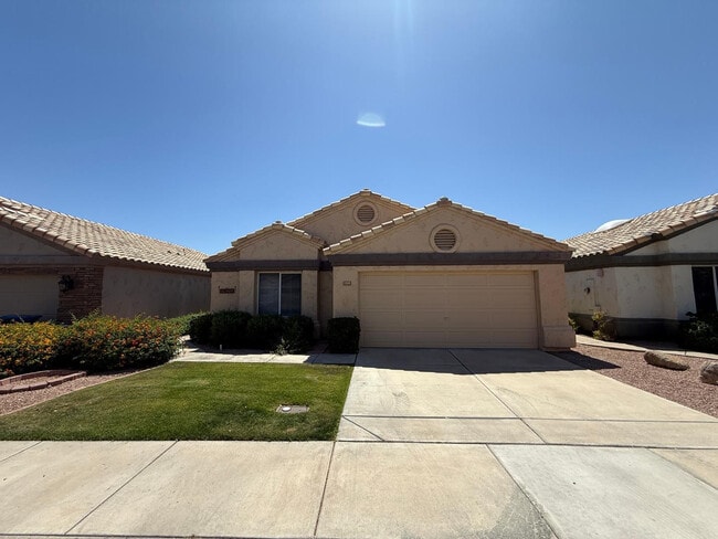 Building Photo - 14535 W Zuni Trail