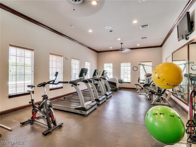 Building Photo - 8510 Violeta St