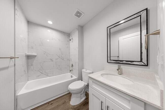 Building Photo - 5872 NW 2nd Pl