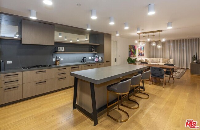 Building Photo - 10777 Wilshire Blvd