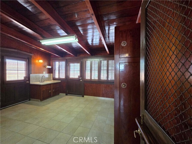 Building Photo - 9497 Foster Rd
