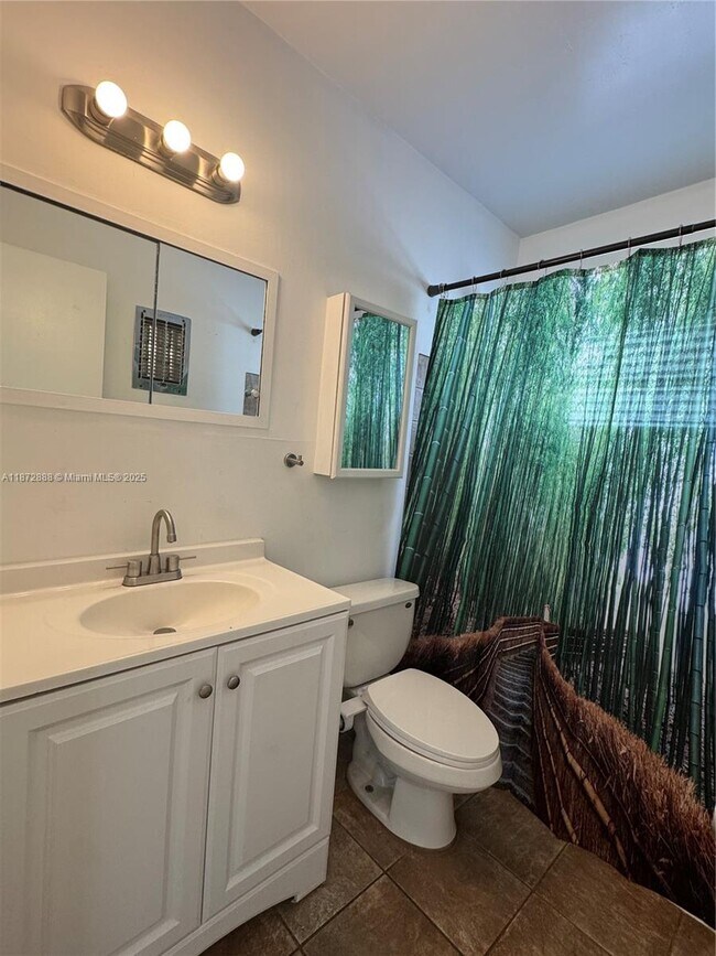 Building Photo - 921 Meridian Ave