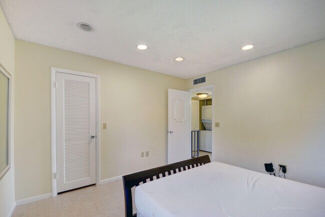 Building Photo - 4815 Esedra Ct