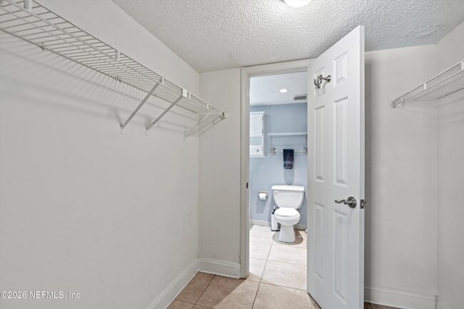 Building Photo - 3737 Loretto Rd