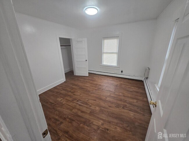 Building Photo - 12 N 6th Ave