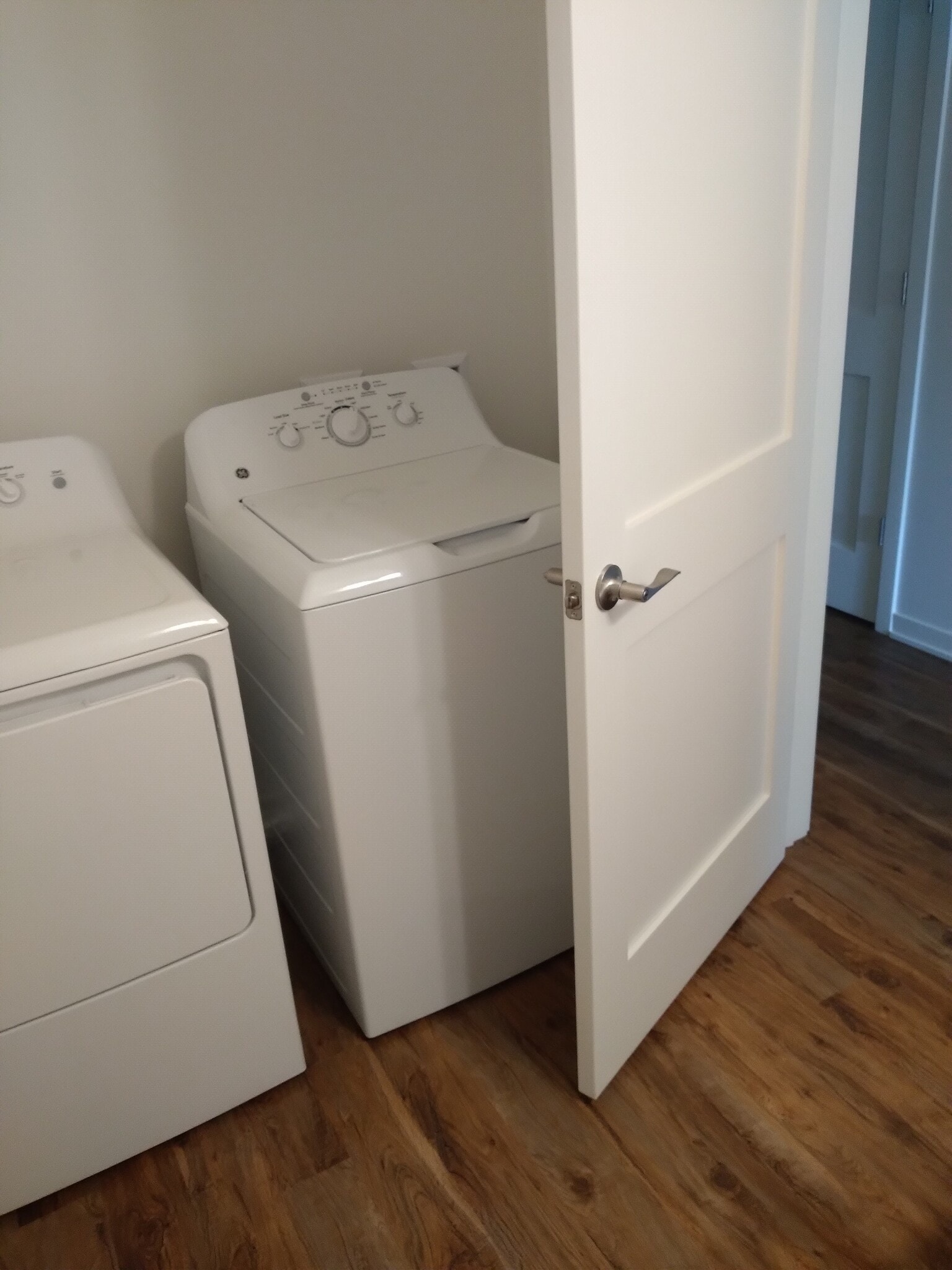 Building Photo - 2731 Pond Dr