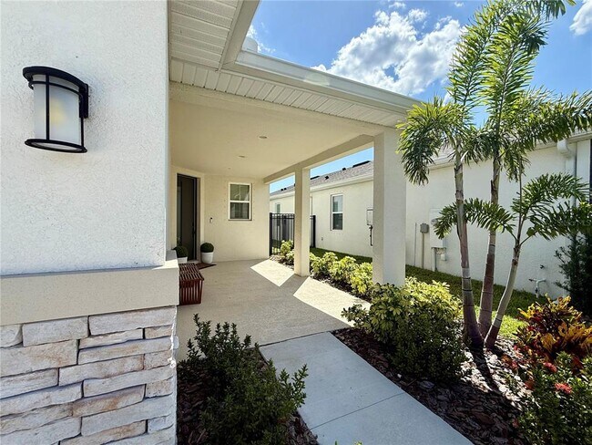Building Photo - 6255 Golden Bch Dr