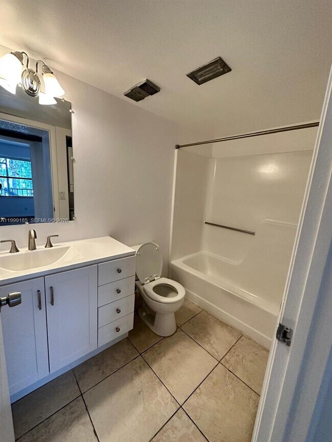 Building Photo - 7137 Golf Colony Ct