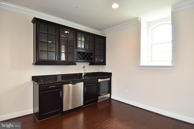 Building Photo - 810 Fair Winds Way