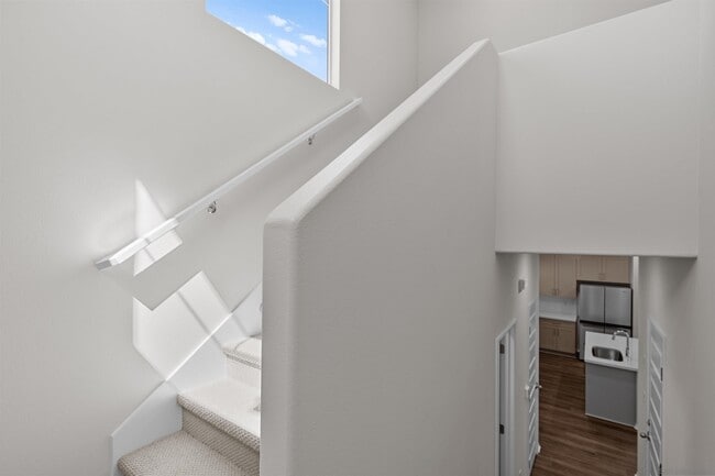 Building Photo - 40400 Via Cava