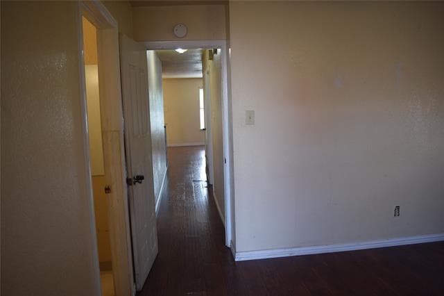 Building Photo - 1806 Family Cir