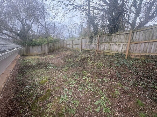 Building Photo - 2 Bed, 2 Bath home in North Knoxville